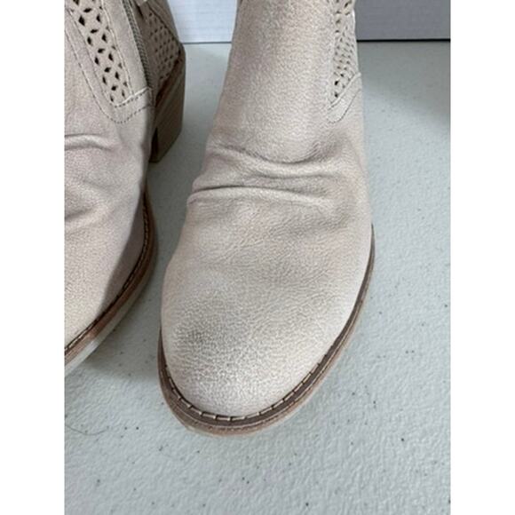 "SOFT" Slouch Suede Western Booties Cutout Detail Sz 6 Farm Girl Cowgirl Rodeo - Picture 5 of 13